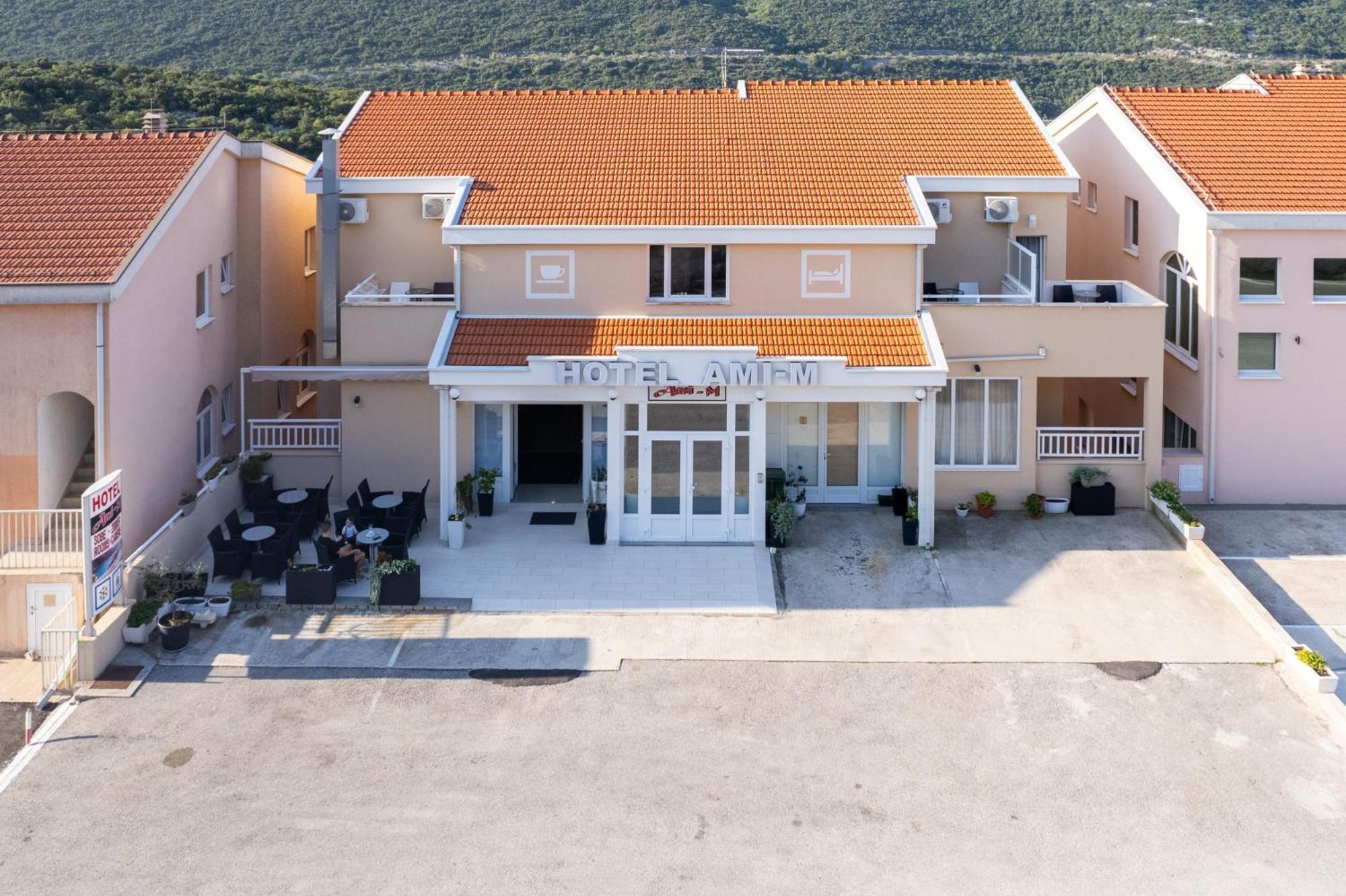 Hotel Ami-M Neum Exterior foto