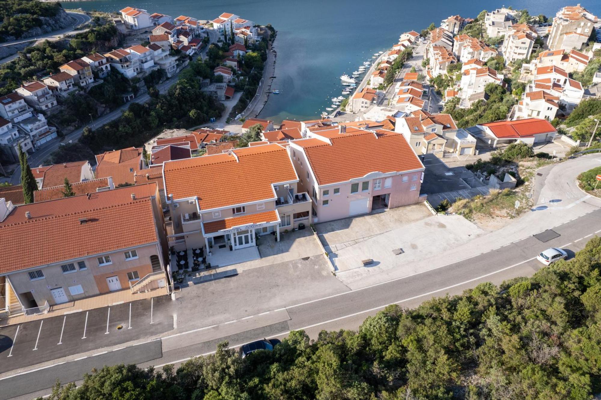 Hotel Ami-M Neum Exterior foto